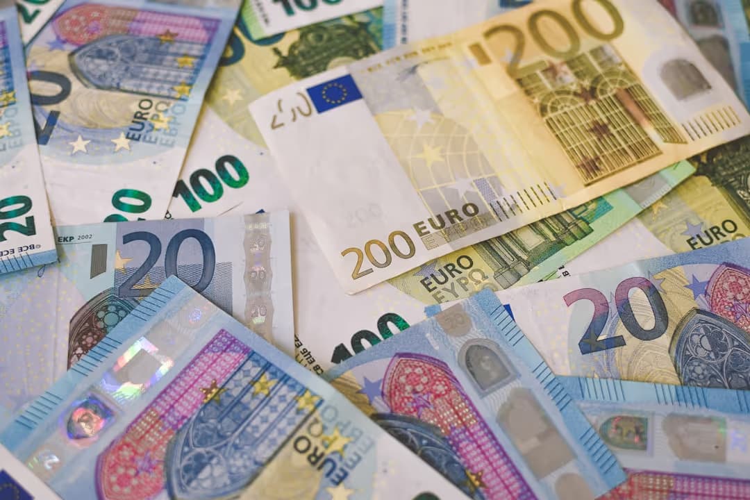 Mua Hóa Đơn VAT: Rủi Ro và Giải Pháp An Toàn (2024)