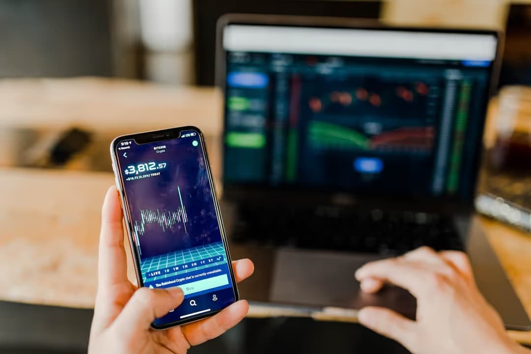 Mua Hóa Đơn: Rủi Ro & Giải Pháp An Toàn Cho DN
